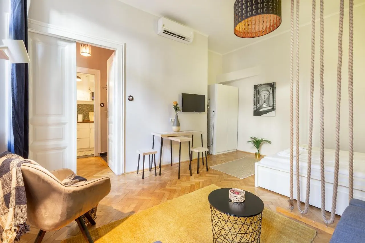 Bien Apartment Budapest 0*,